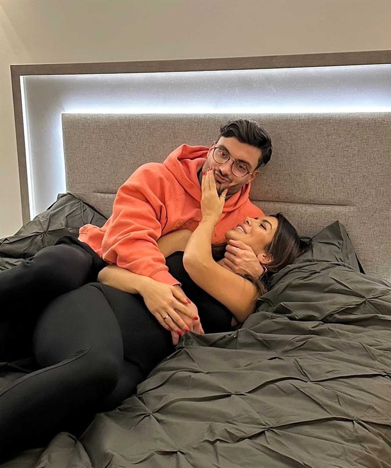 Inside Dancing On Ice star Ekin-Su and Davide’s London mansion as they show off new sofa and huge grey bed