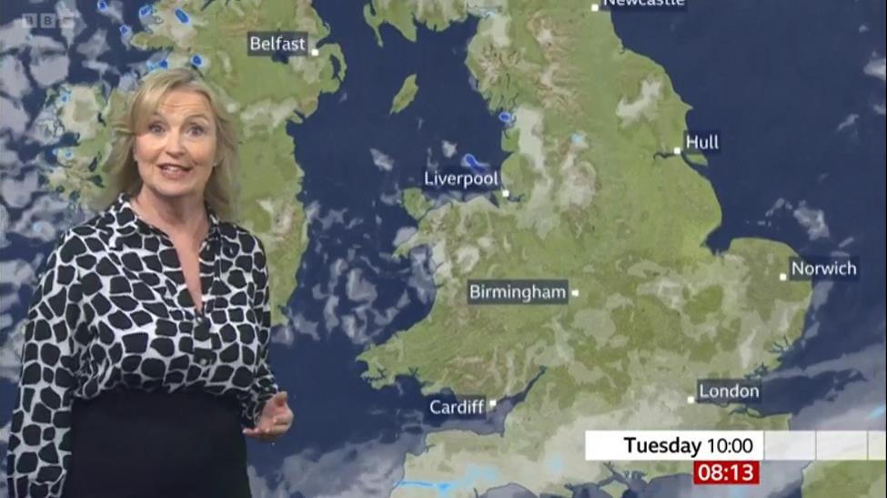 BBC Breakfast’s Carol Kirkwood dazzles fans in chic blouse as fans shower her with compliments