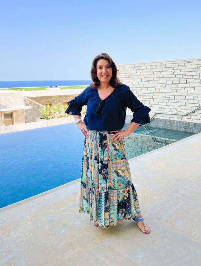 Jane McDonald teases new travel show with glam fireplace video – but fans soon issue a warning