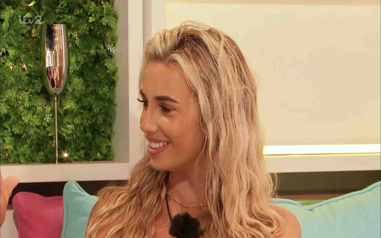 Love Island fans work out how Lana really feels about Ron after spotting ‘secret sign’