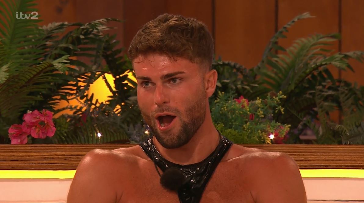 Love Island’s Tom already knows new bombshell Claudia, say fans after spotting his ‘horrified’ reaction