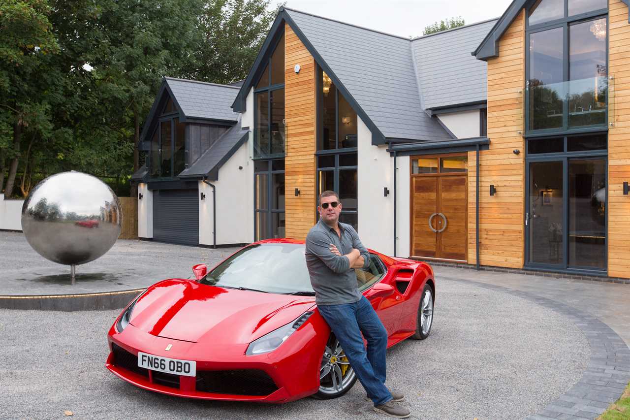 Building Britain’s Superhomes viewers have a lot of complaints about host Guy Phoenix