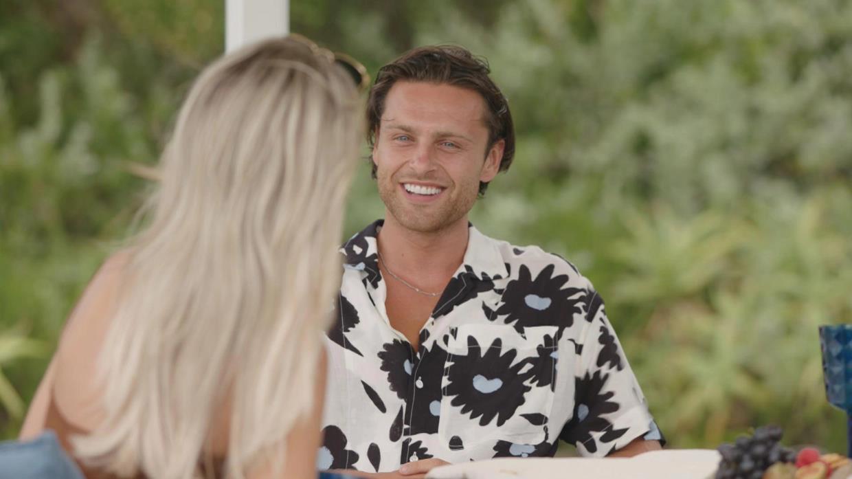 Love Island fans spot secret feud as new bombshell arrives