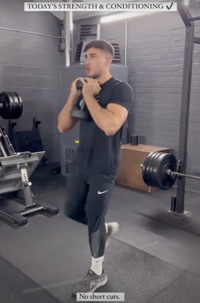 Tommy Fury drives past girlfriend Molly-Mae on the street after moving out of family home ahead of boxing match