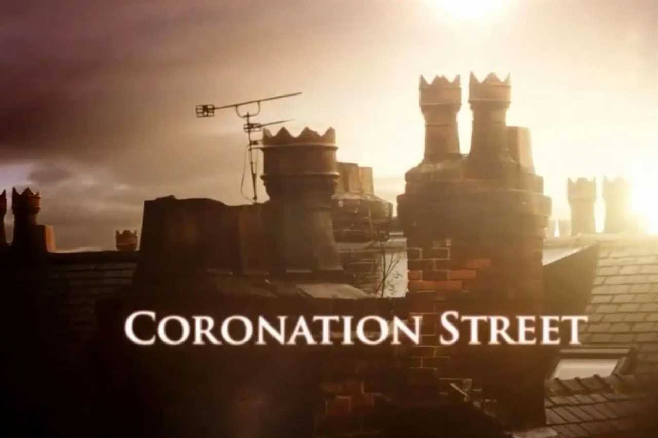 Coronation Street fans all say the same thing as show legend celebrates major milestone on set