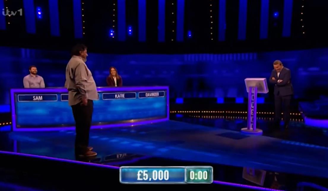 The Chase’s Bradley Walsh completely loses it after contestant gives ‘best answer to ever grace show’