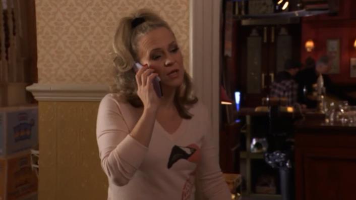EastEnders fans convinced they know who Linda Carter called about the Queen Vic