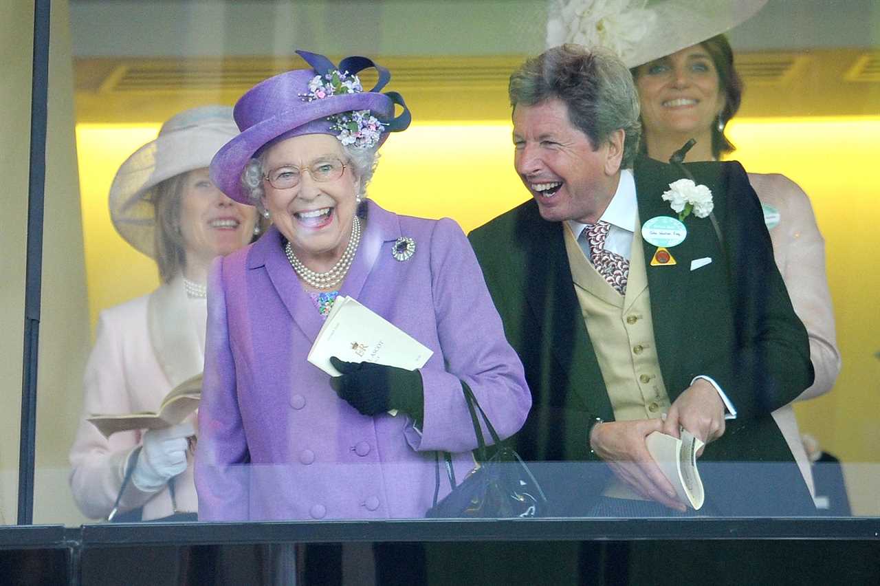 ‘Tragedy for The Queen’ – lucky Charles and Camilla strike gold with ‘best’ part of multi-million pound inheritance