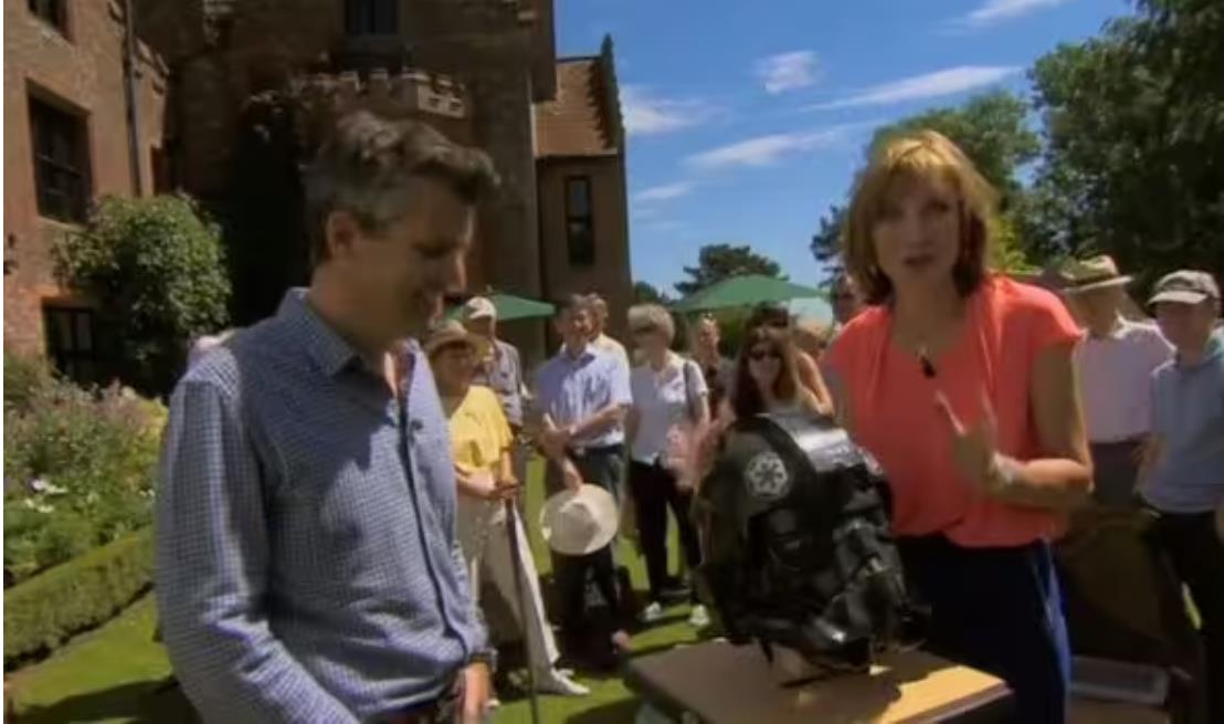 Antiques Roadshow guest throws hands in the air as Fiona Bruce knocks into £50k Star Wars item