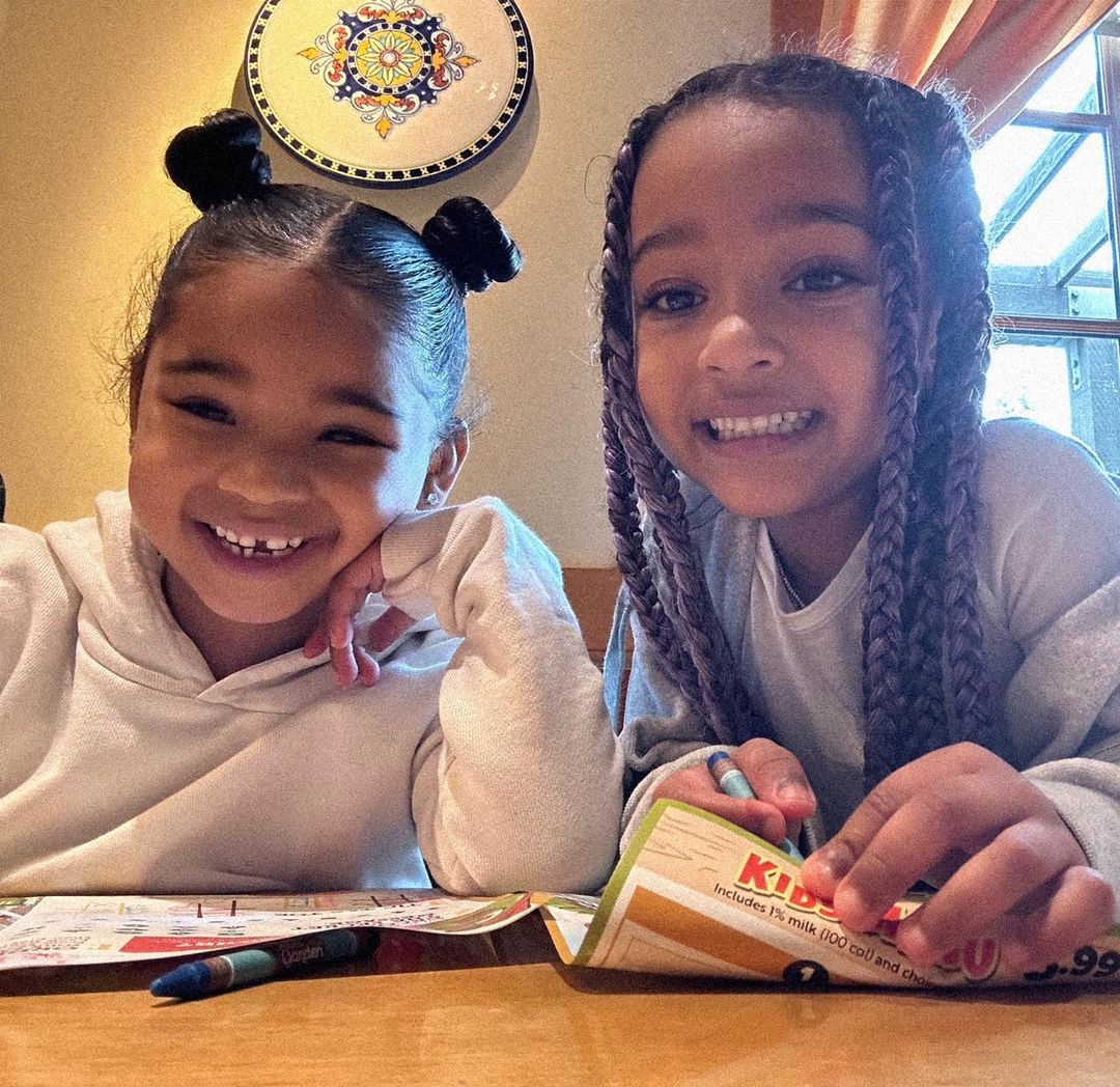 Khloe Kardashian shares new photo of daughter True, 4, towering over her niece Dream, 6, on girls’ adorable playdate