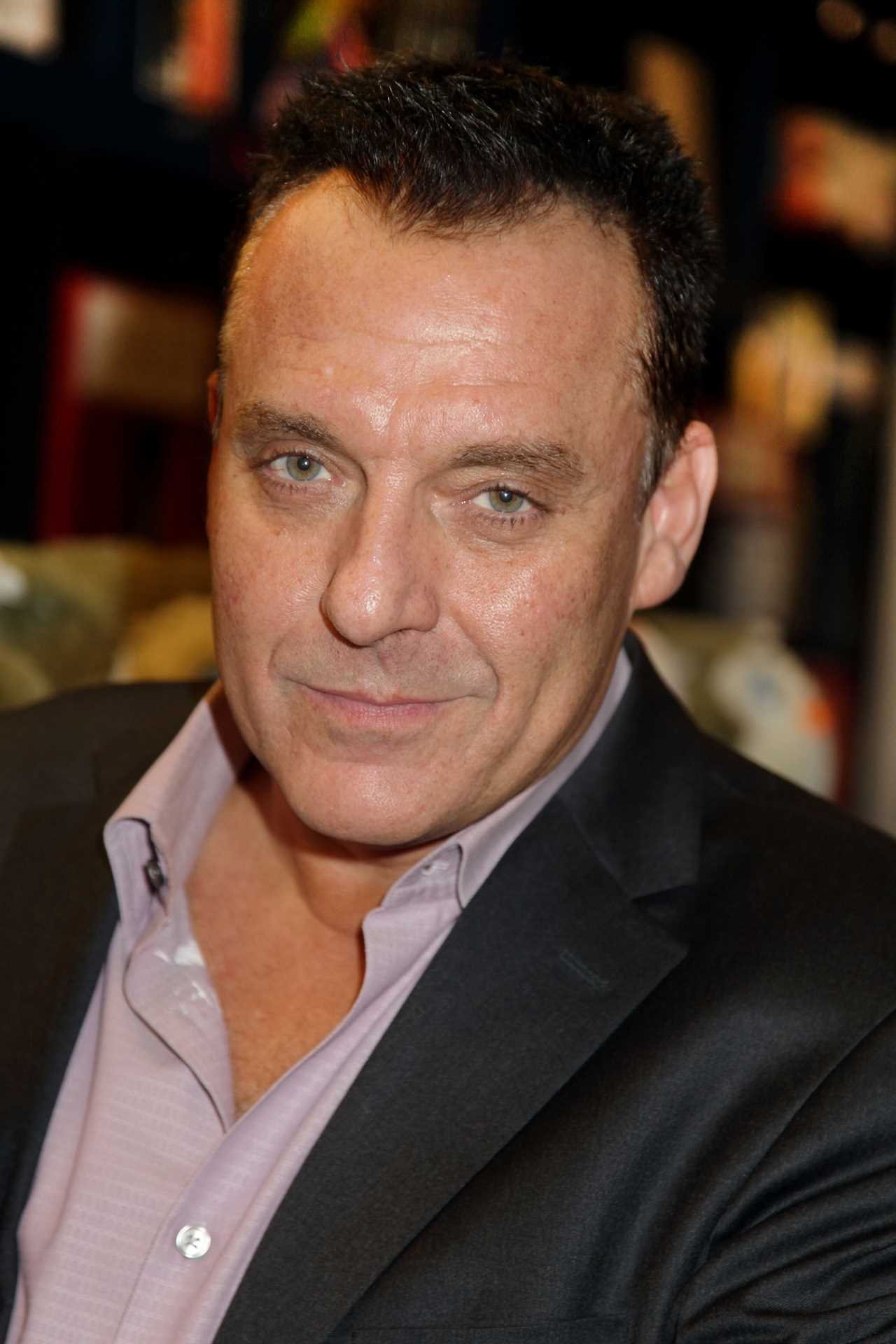 Tom Sizemore seen in final picture with co-stars just weeks before tragic death