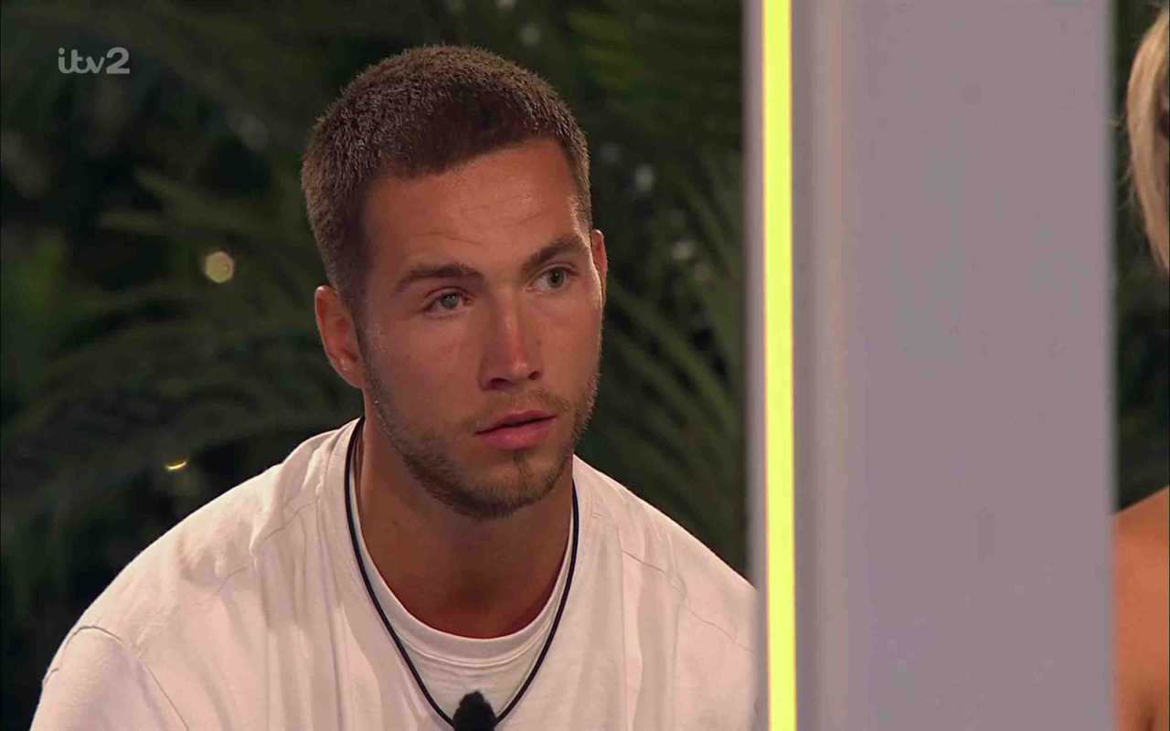 I was on Love Island and saw ‘game player’ Ron first hand – it’s not what it looks like, says Olivia Hawkins