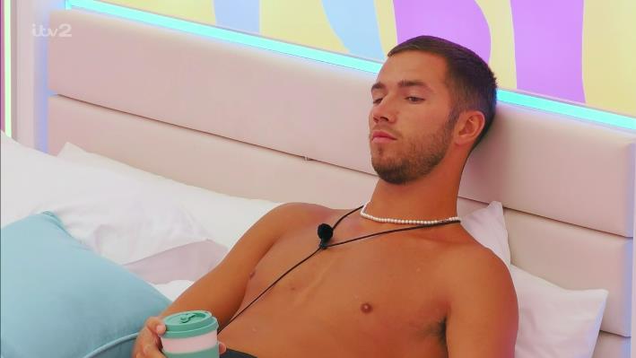 I was on Love Island and saw ‘game player’ Ron first hand – it’s not what it looks like, says Olivia Hawkins