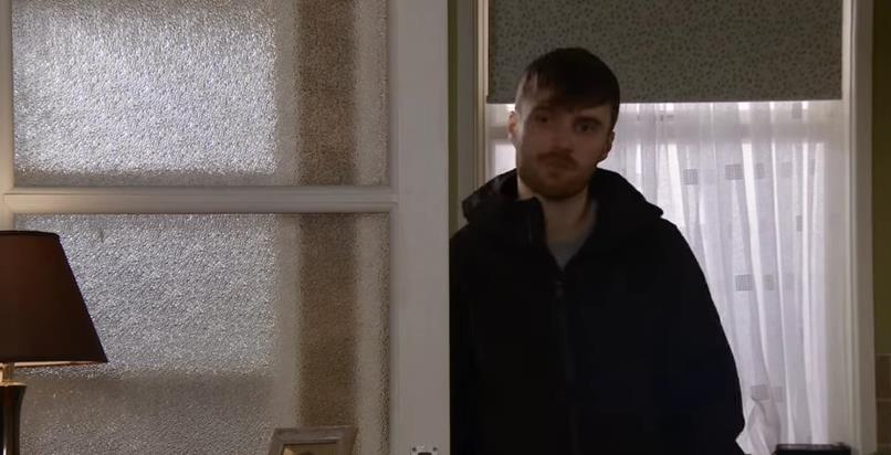 Coronation Street fans slam police and demand resignation as they leave Daisy to be terrorised