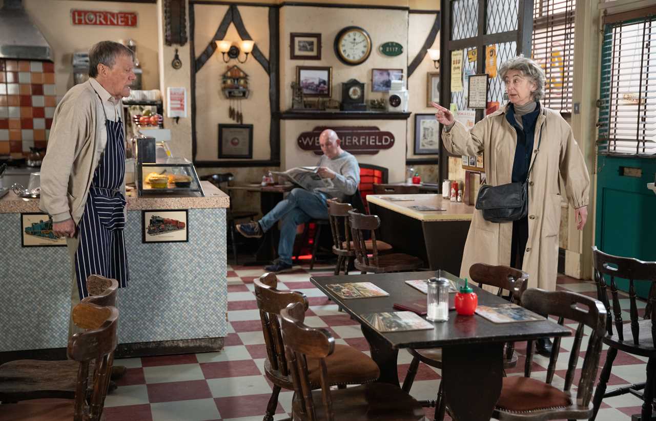 Roy Cropper turns killer as neighbour is left devastated by shock death in Coronation Street