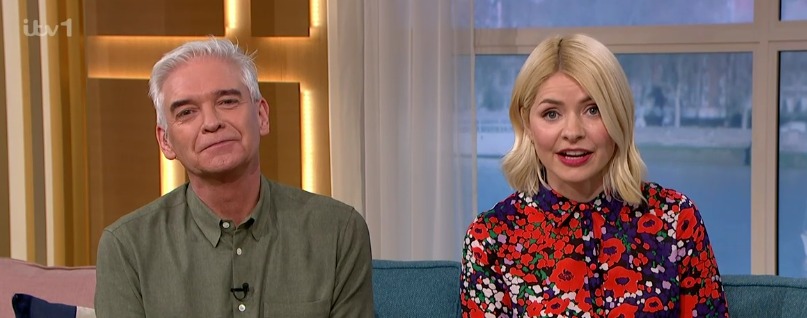 Holly Willoughby forced to apologise as Jennifer Aniston swears in awkward This Morning interview