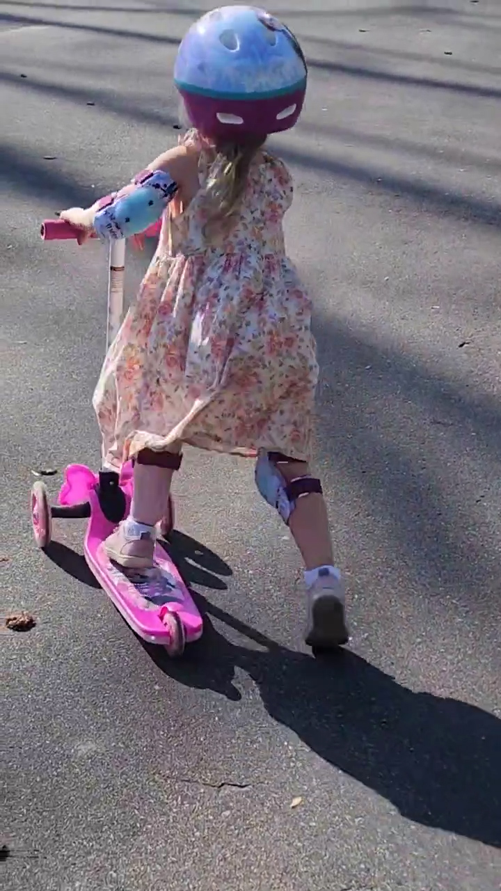 Sister Wives’ Maddie Brown shares sweet video of daughter Evie, 3, riding a scooter 2 years after tot got prosthetic leg