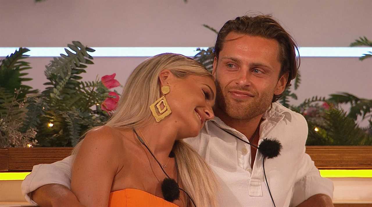 Love Island’s Casey sparks rumours he’s back with Claudia as they cuddle up on double date