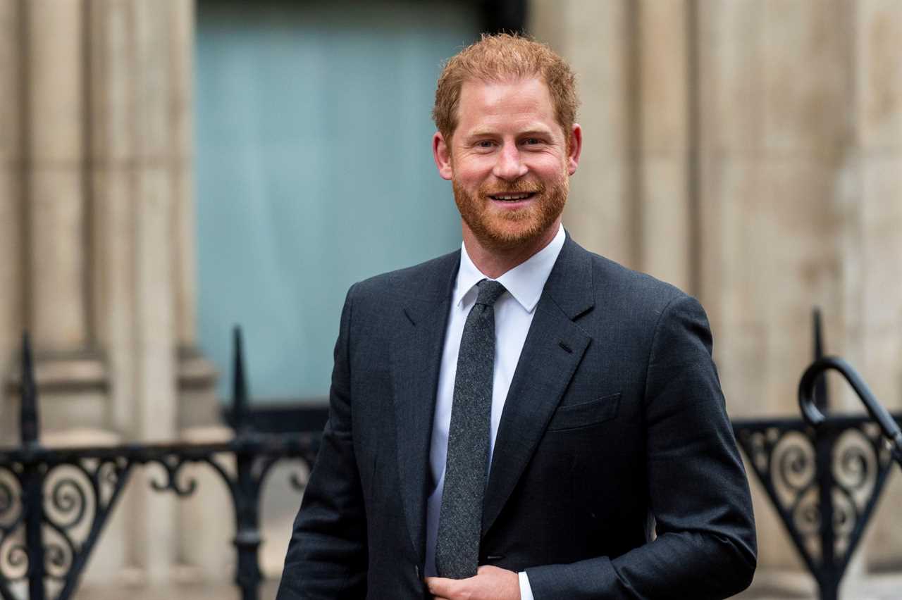 I’m a body language expert…King Charles is showing ‘3 telltale signs of tension’ as Prince Harry grabs headlines at home