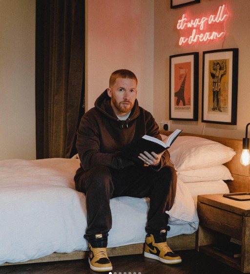 Inside Neil Jones’ cosy London apartment as he shares baby news with girlfriend Chyna Mills