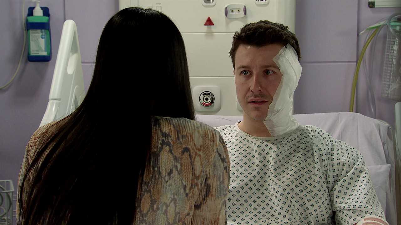 ITV Coronation Street fans predict affair twist after devastating acid attack