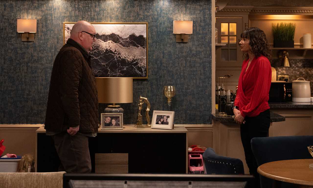 Paddy Kirk drops a bombshell on Chas Dingle in Emmerdale