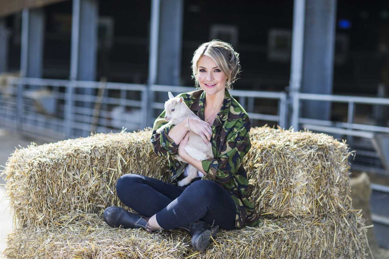 Springtime on the Farm’s Helen Skelton dazzles fans with ‘absolutely gorgeous’ picture from Channel 5 set