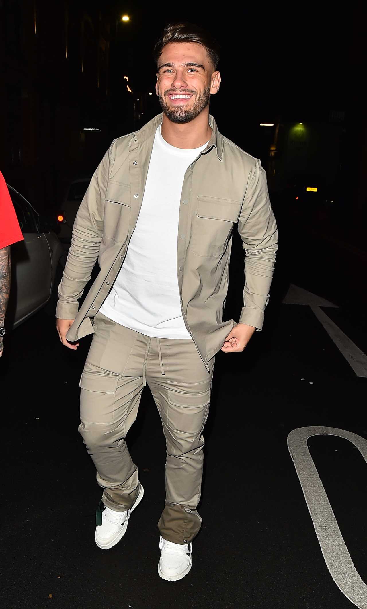 Love Island star returns to his old job after quitting show