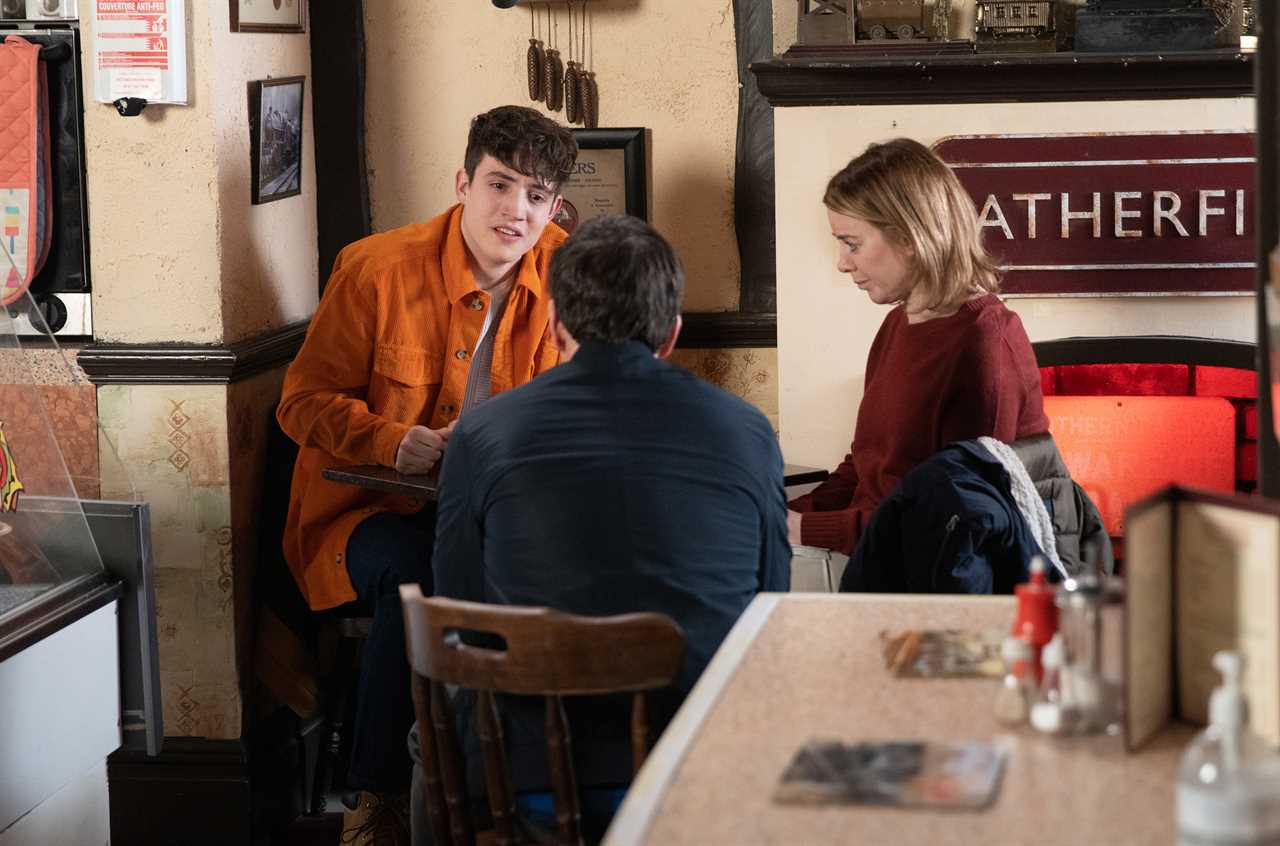 Amy Barlow suffers devastating panic attack as she’s approached in Coronation Street