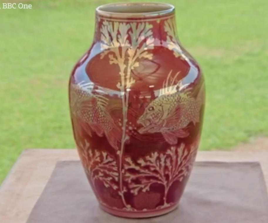 Antiques Roadshow guest stunned after learning value of £1 vase he saved from being thrown away