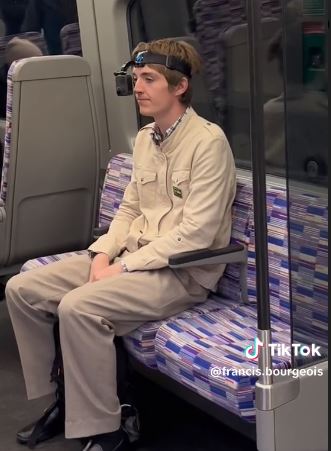 Awkward moment TikTok train spotter bumps into Princess Kate & Prince William on Elizabeth Line