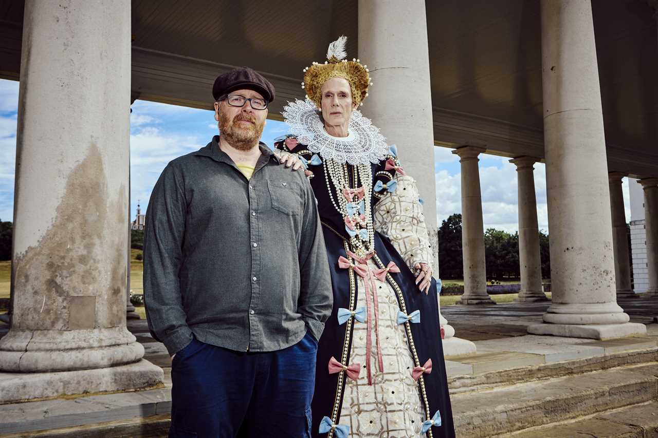 EMBARGOED TO 2230 SUNDAY APRIL 16 Undated file handout photo issued by Channel 4 of Frankie Boyle with artist Kit Green as Queen Elizabeth I, outside Queen's House, Greenwich, London. Channel 4 has announced Frankie Boyle's Farewell To The Monarchy will air as the broadcaster runs alternative programming around the coronation of King Charles III .Issue date: Sunday April 16, 2023. PA Photo. See PA story ROYAL Coronation . Photo credit should read: Dan Belger/Channel 4/PA Wire NOTE TO EDITORS: This handout photo may only be used in for editorial reporting purposes for the contemporaneous illustration of events, things or the people in the image or facts mentioned in the caption. Reuse of the picture may require further permission from the copyright holder.