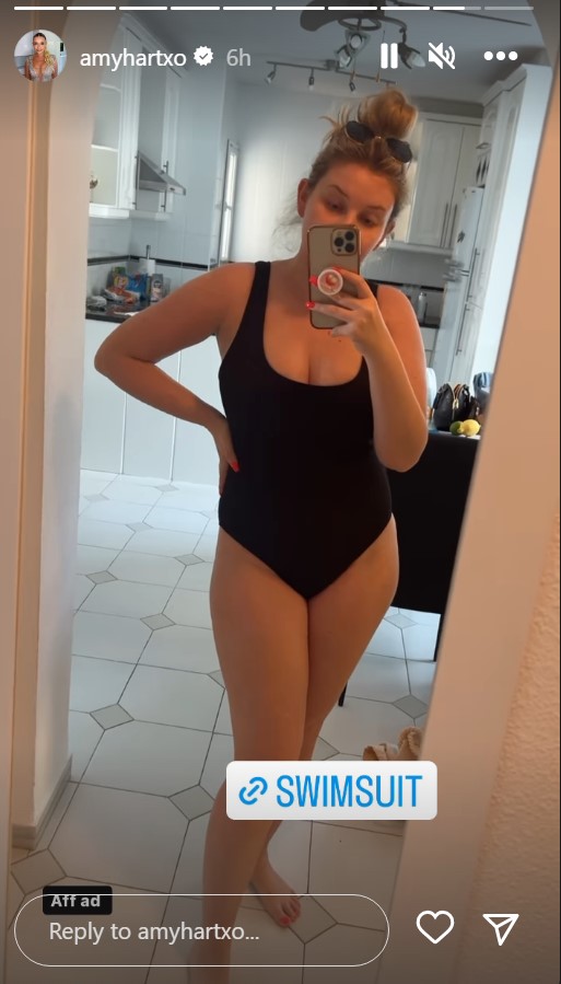 Amy Hart shows off incredible post-baby body in swimsuit just 2 months after giving birth