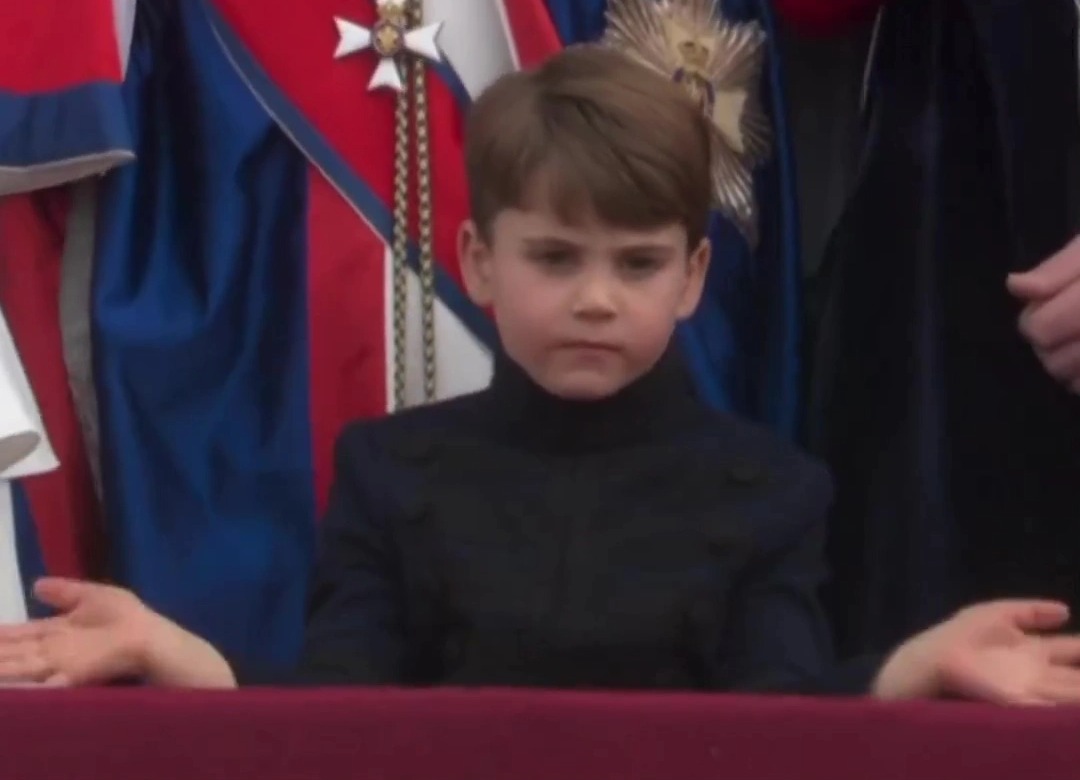 Royal fans are all saying the same thing about Prince Louis’ royal wave at the coronation