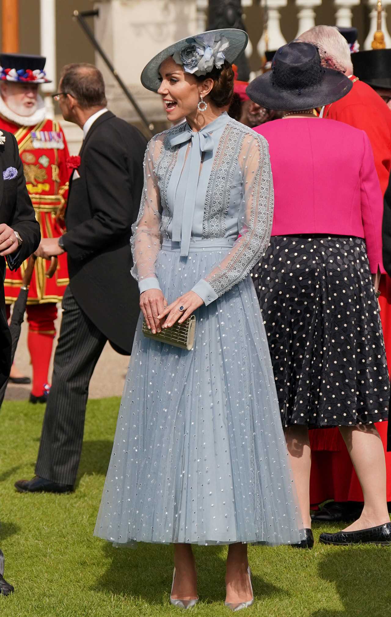 Kate Middleton all smiles as she arrives at garden party with Prince William at Buckingham Palace