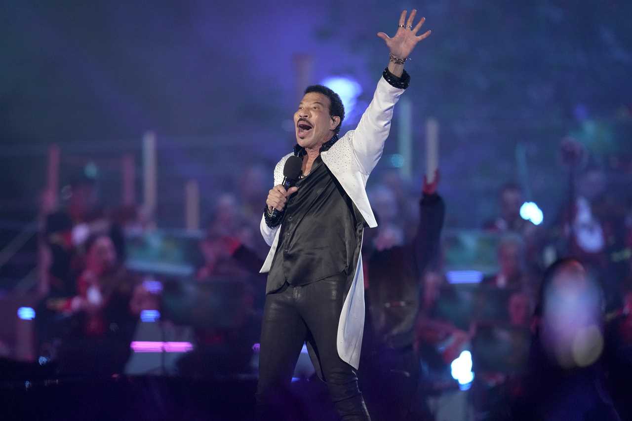 American Idol’s Lionel Richie ‘claps back’ after being slammed for his performance at coronation concert