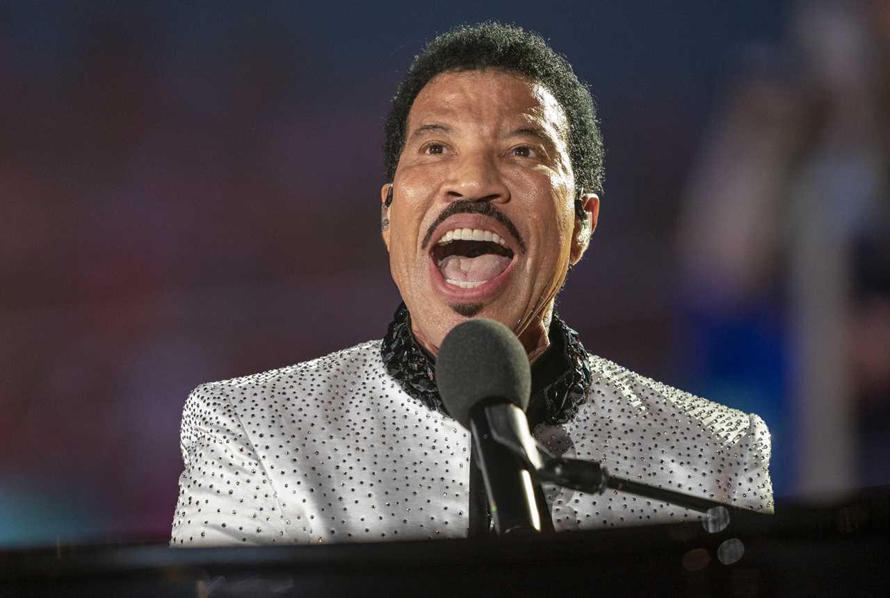 American Idol’s Lionel Richie ‘claps back’ after being slammed for his performance at coronation concert