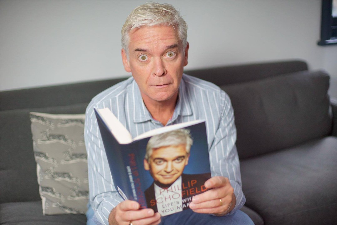 ITV bosses ‘sick of clearing up Phillip Schofield’s mess’ as it’s revealed he and Holly Willoughby ‘barely speak’