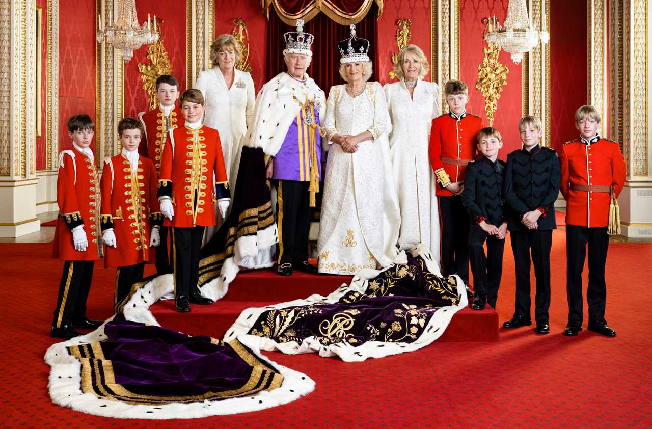 Newly crowned King Charles III proudly sits on throne flanked by two heirs Prince William & Prince George in new photo