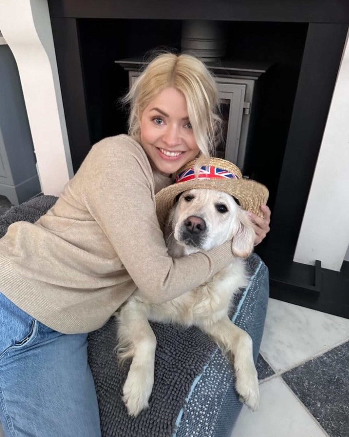 Holly Willoughby shares rare peek inside £3m home amid Phillip Schofield This Morning chaos