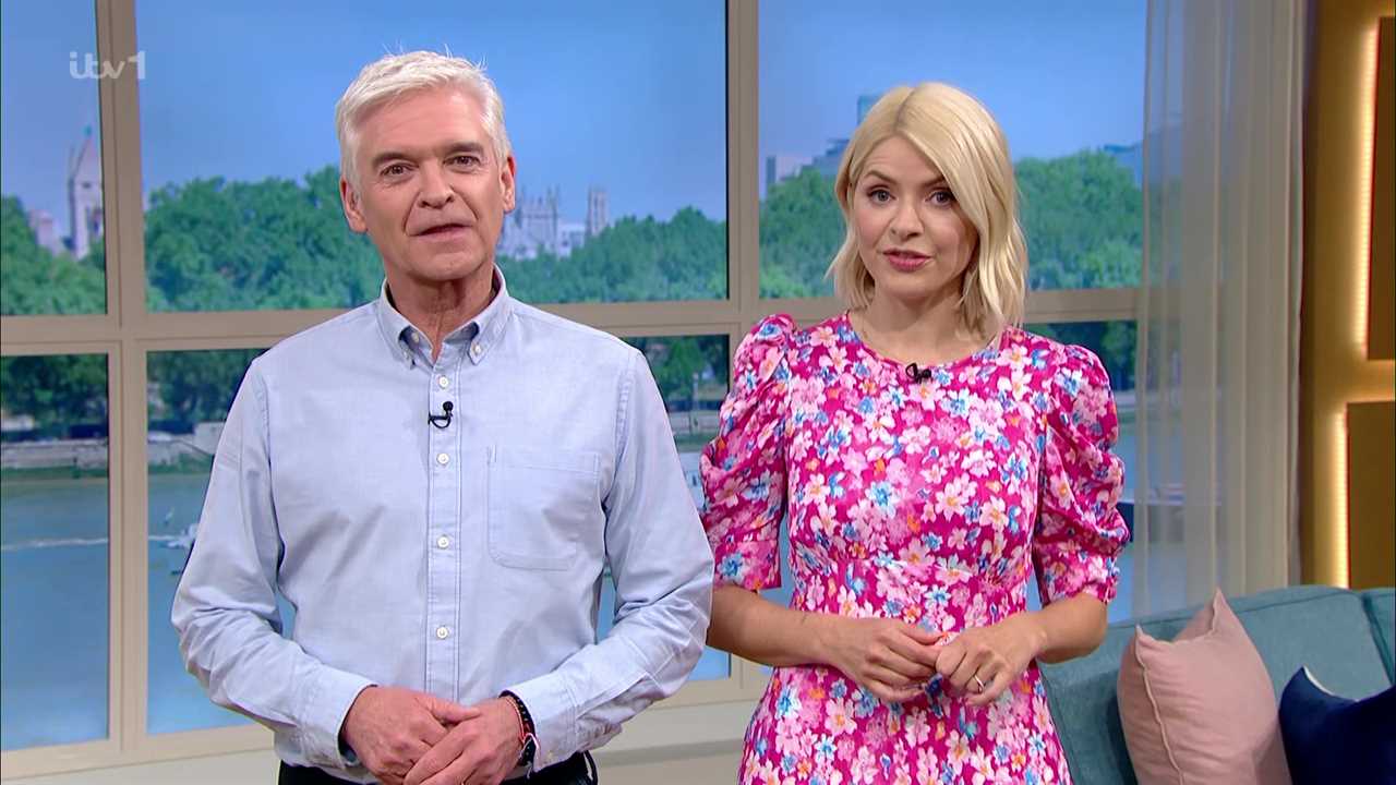 Phillip Schofield’s struggles are taking a toll on Holly – she’s tense and uncomfortable, says body language expert