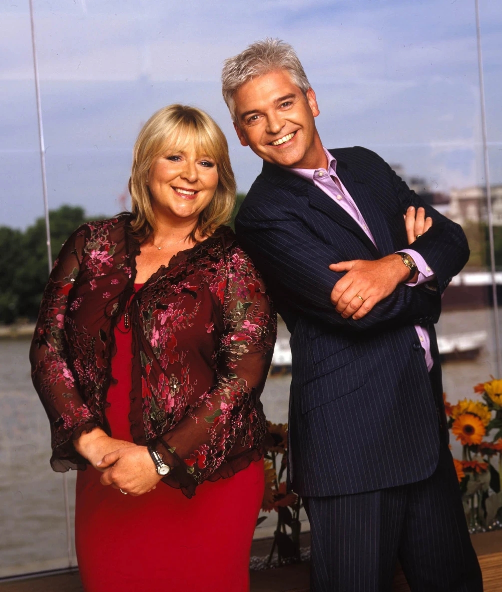 Ex This Morning pals Fern Britton & Eamonn Holmes reunite amid Holly and Phil feud and fans all say the same thing