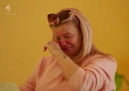 Kerry Katona breaks down in tears as she reads letter after shock return to The Celebrity Detox