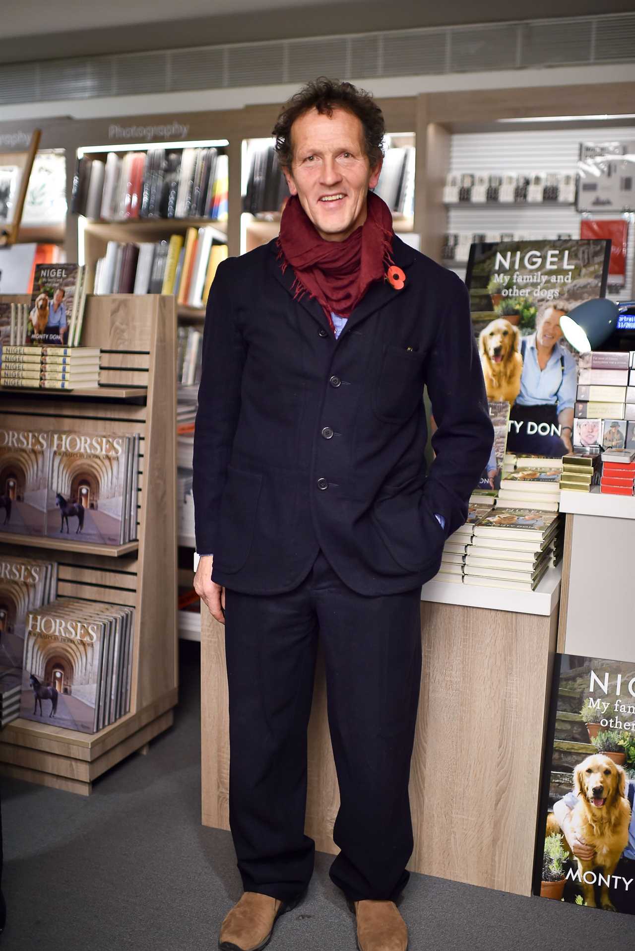 Why does Monty Don wear a scarf?