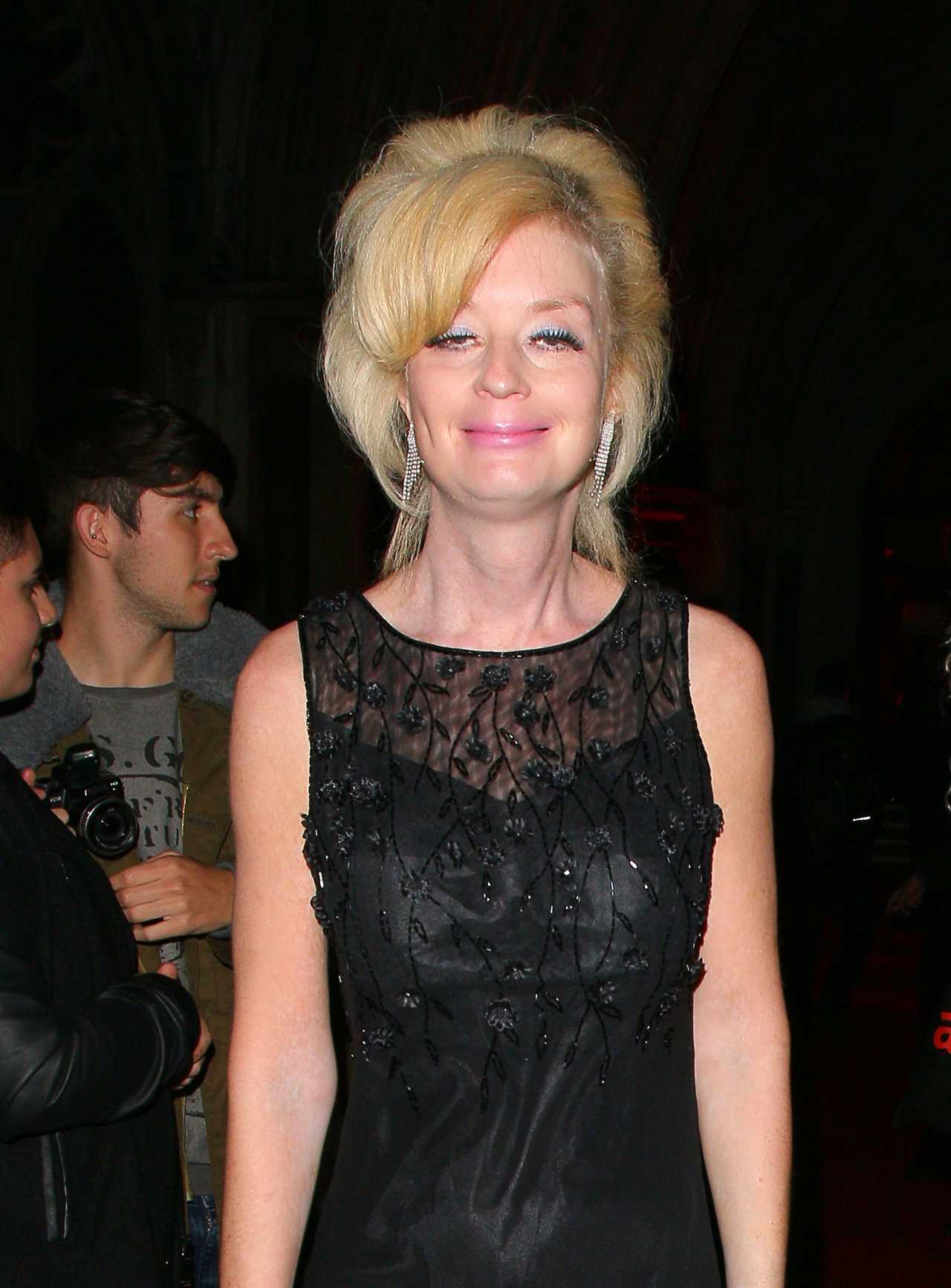 Lauren Harries removes her bandages after going through ‘worst nightmare’ to have life-saving brain surgery