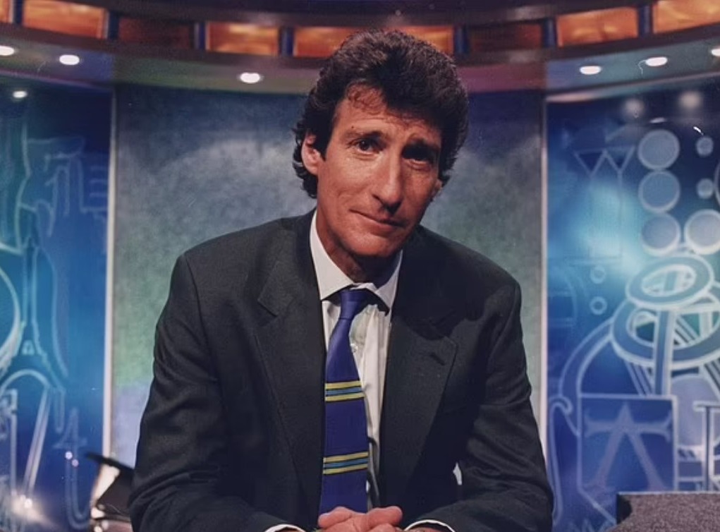 JEREMY PAXMAN ON UNIVERSITY CHALLENGE  IN THE LATE 1990'S