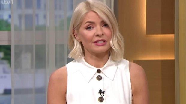 This Morning fans shocked after Holly ‘makes weird blunder’ in emotional speech about Phillip Schofield