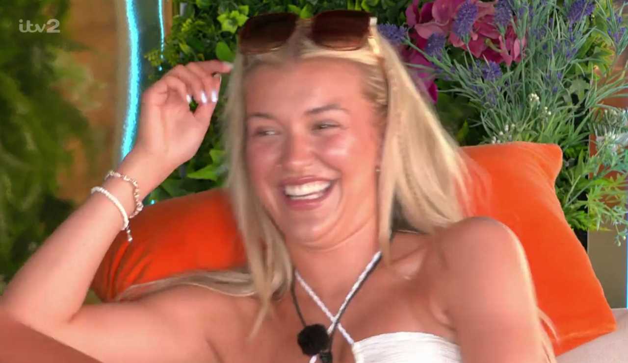 Love Island’s George leaves viewers in stitches with chat up blunder as he tries to steal Molly from Mitchell