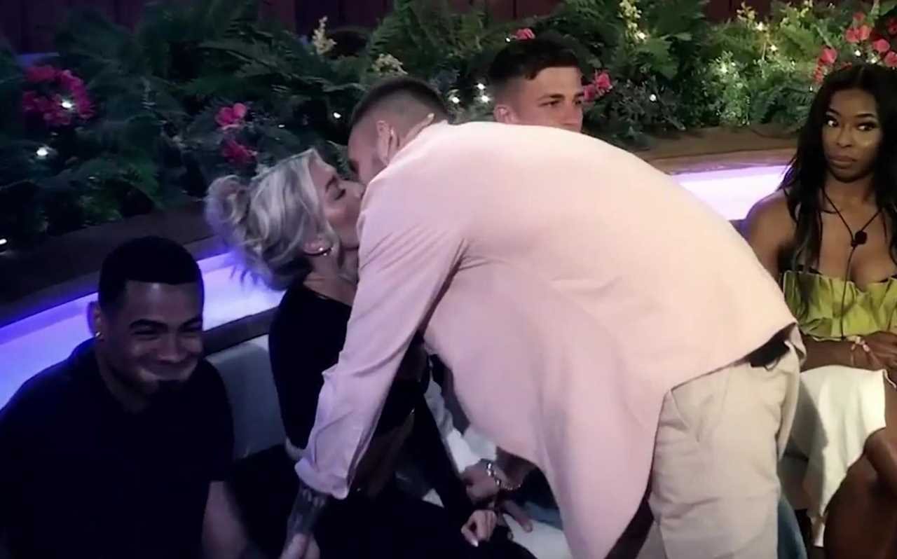 Molly and Zachariah stun Love Island co-stars with multiple snogs as sparks fly – leaving Mitchel baffled