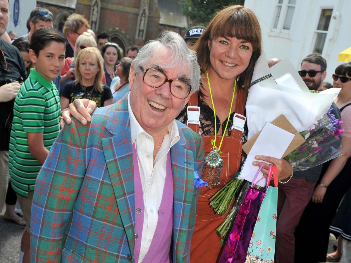 Four Candles shop opened by TV great Ronnie Corbett two years before his death closes